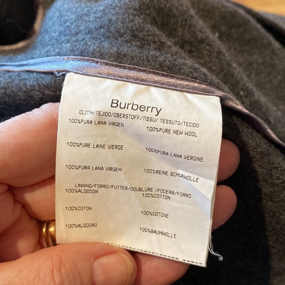 Burberry grey virgin wool hooded toggle jacket. - Picture 10 of 10